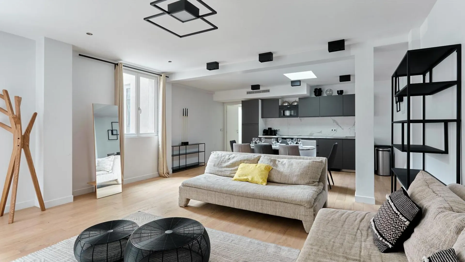 Apartment Grand Appartement 4Br - 17Th Arrondissement Paris