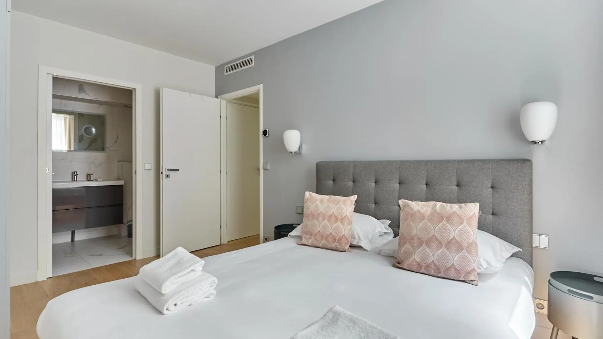 Grand Appartement 4Br - 17Th Arrondissement Paris Apartment