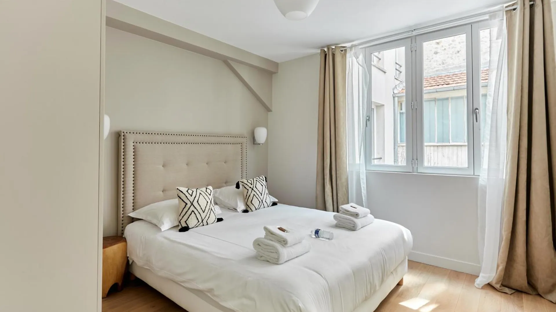 Grand Appartement 4Br - 17Th Arrondissement Paris 0*,  France